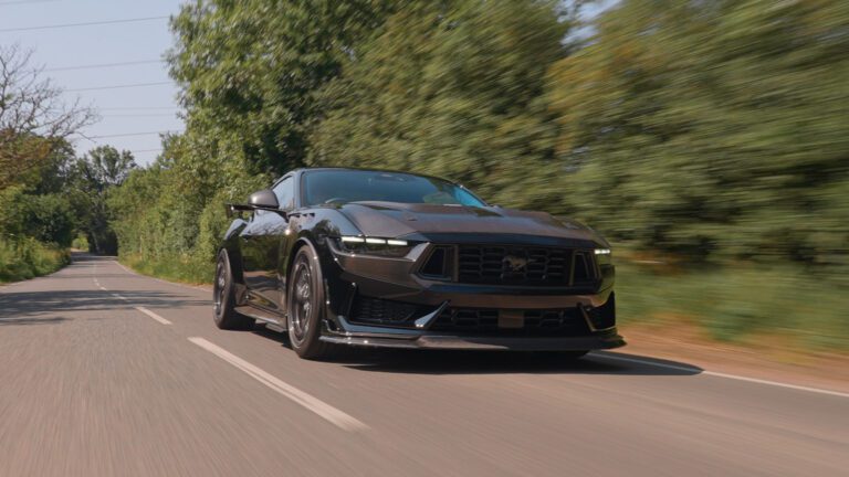 Ford CS800DH Mustang | Fanaticar Magazin