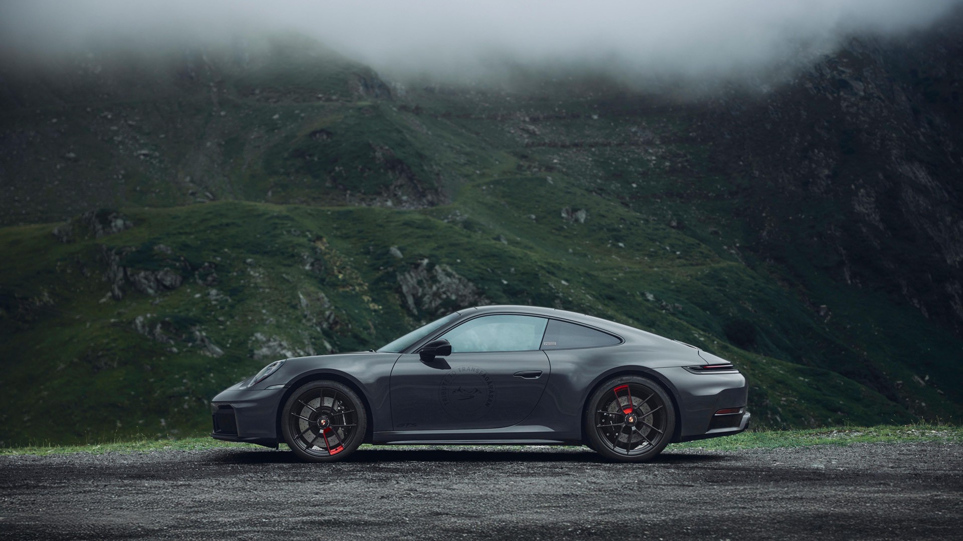 2025 Porsche 911 Carrera 4 GTS "Tribute to Transfagarasan" | Fanaticar Magazin
