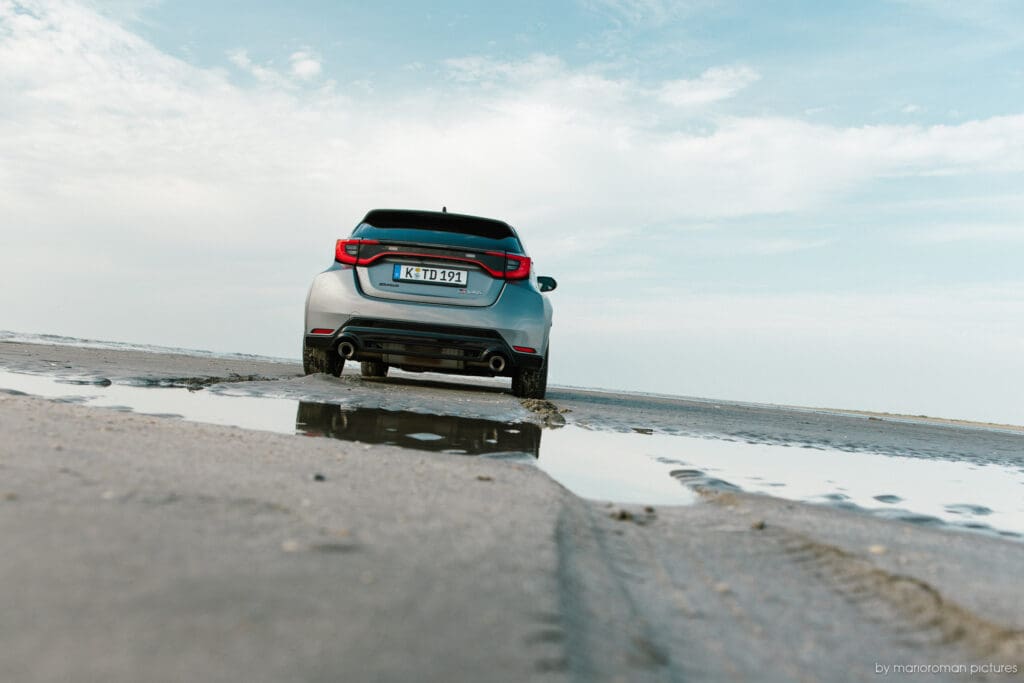 2025 toyota gr yaris beach marioroman163