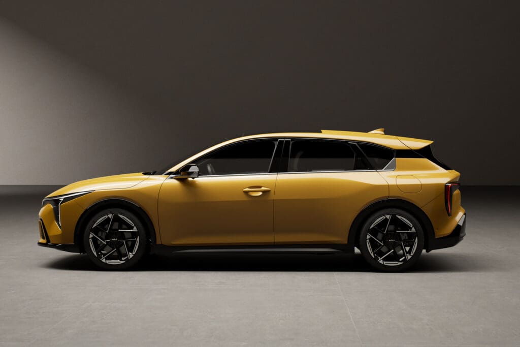 Kia K4 in Sparkling Yellow Seitenansicht