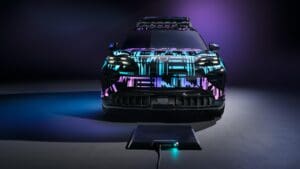 2026 Porsche Cayenne Electric - induktives Laden