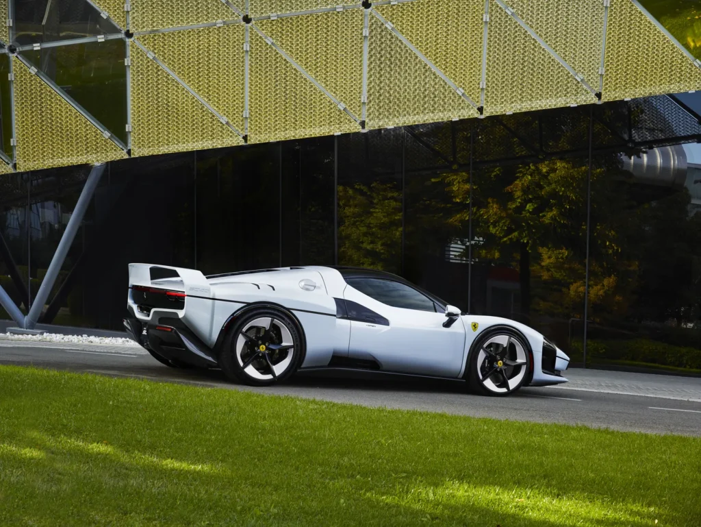Ferrari SC40 