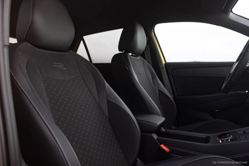 2026 Volkswagen T-Roc Front Side - Frontansicht // Canary Yellow // MarioRoman Pictures