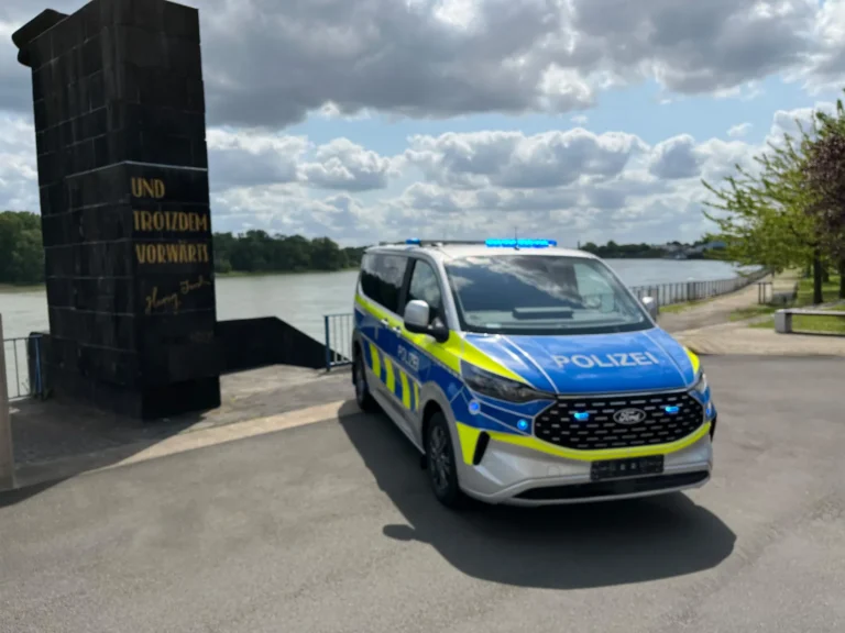 Ford Pro Tourneo Custom Polizei NRW