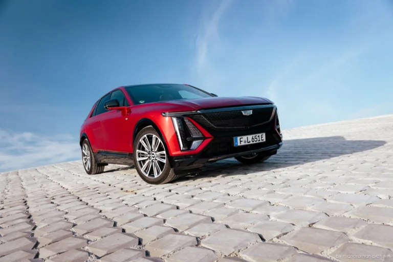 2025 Cadillac Lyriq