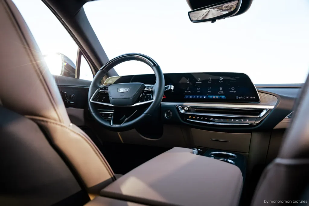 2025 Cadillac Lyriq