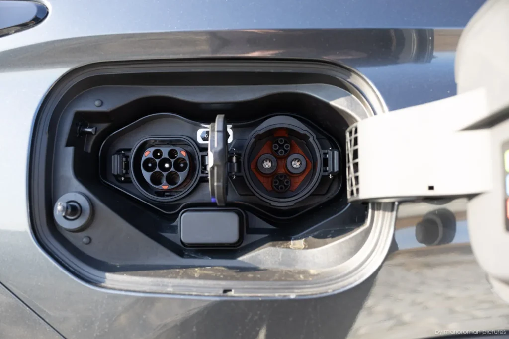 Ladestecker 2026 Mitsubishi Outlander PHEV 