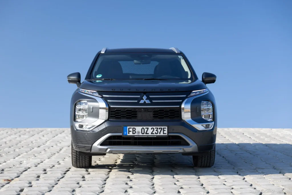 Seitenansicht 2026 Mitsubishi Outlander PHEV 