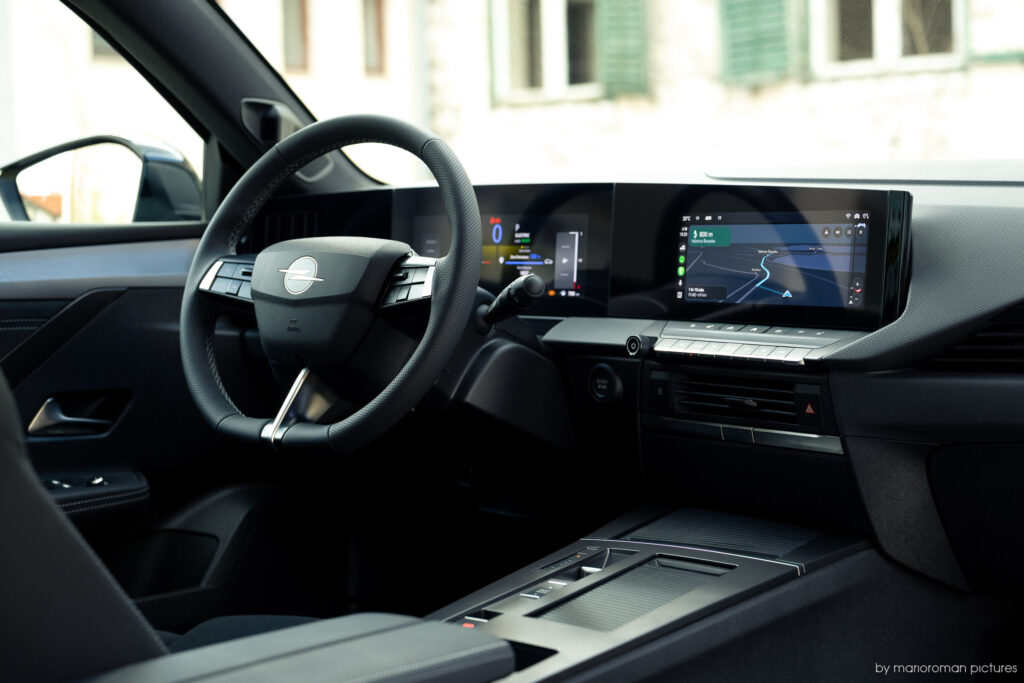 Opel Astra MY26 Facelift | MarioRoman Pictures