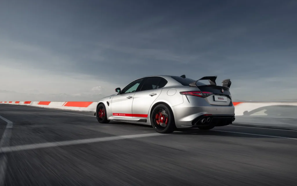 Alfa Romeo Giulia Quadrifoglio Luna Rossa