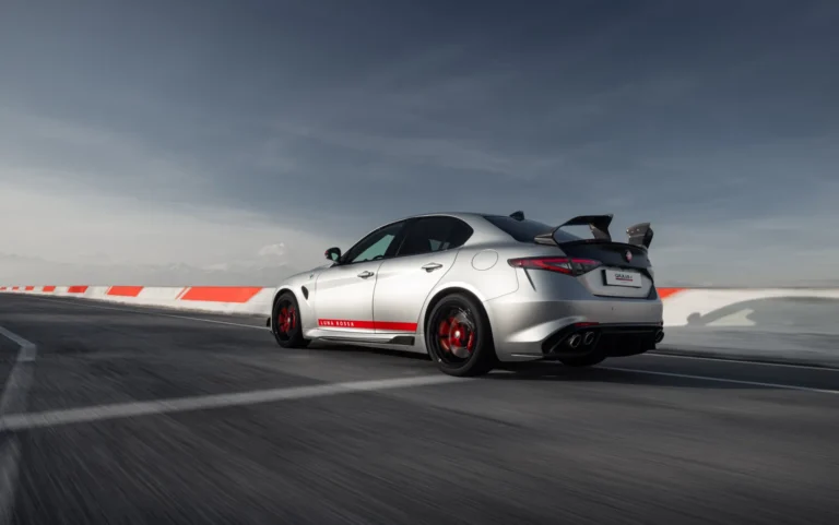 Alfa Romeo Giulia Quadrifoglio Luna Rossa