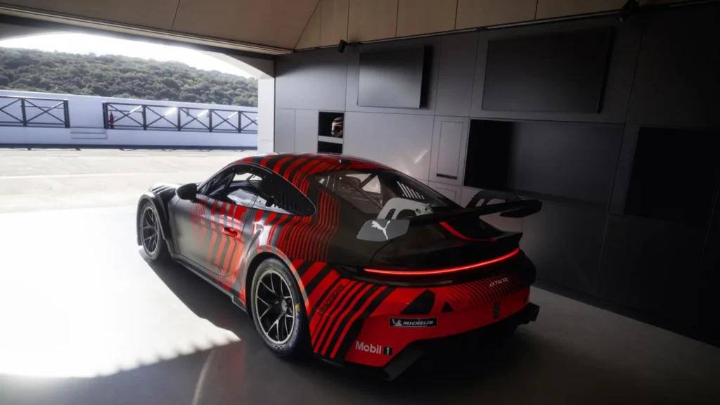 Porsche 911 GT4 R 