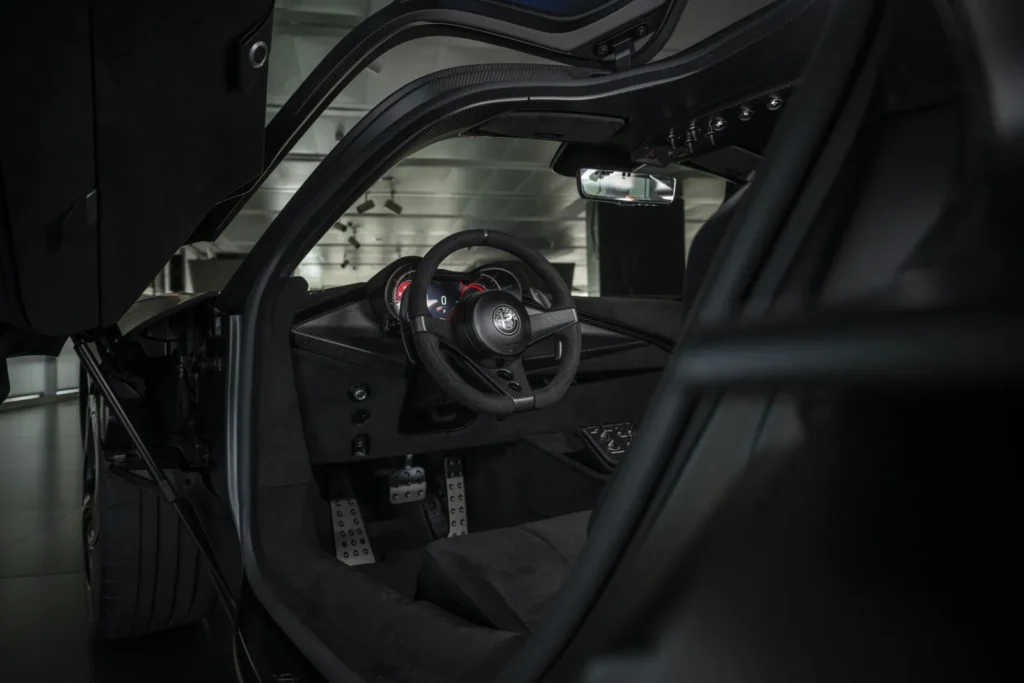 Alfa Romeo 33 Stradale Perla Nerra