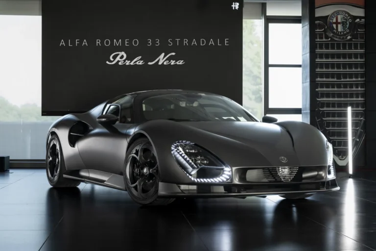 Alfa Romeo 33 Stradale Perla Nerra