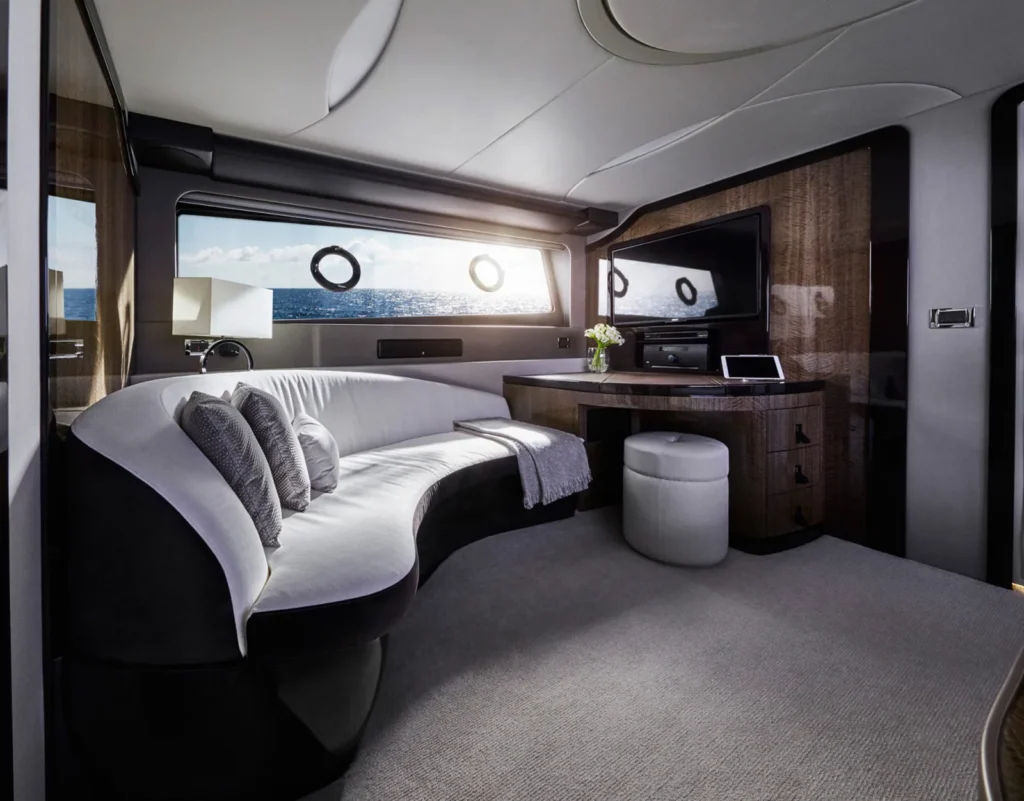 Lexus Yacht LY 680